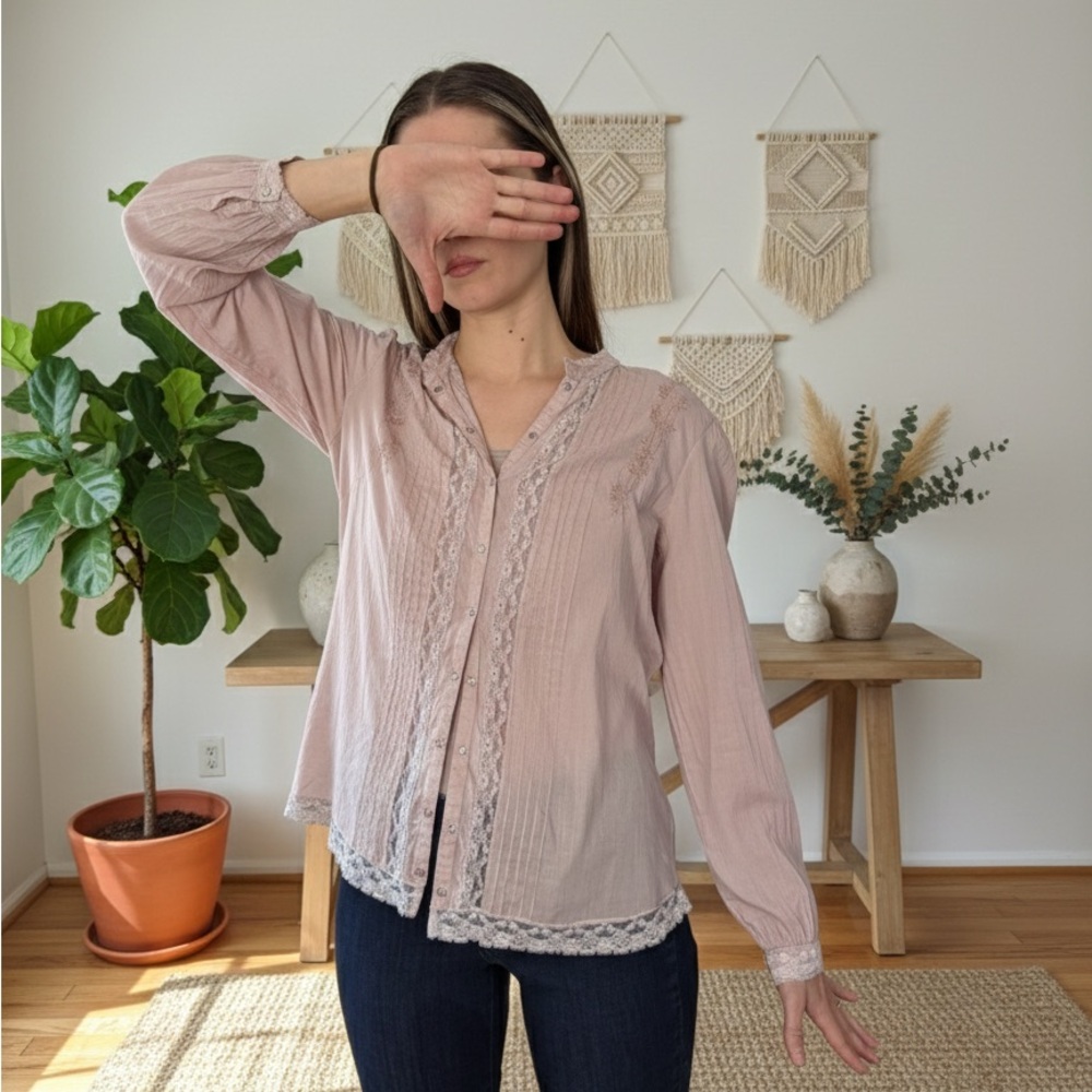 Vintage America Lace Trim Blouse 🌸